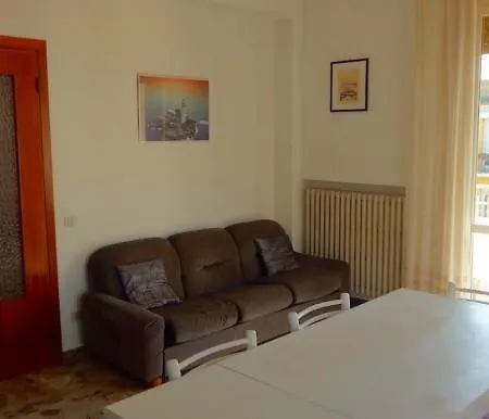 M142 - Marcelli, Trilocale In Centro Con Terrazzo * מרצ'לי