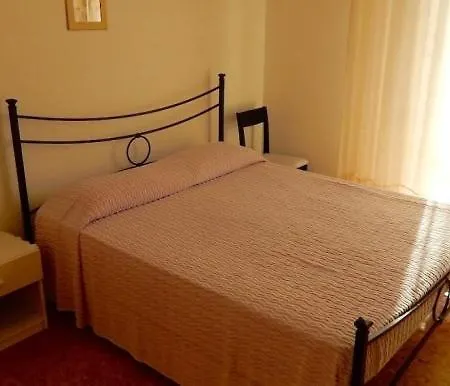 M142 - Marcelli, Trilocale In Centro Con Terrazzo *